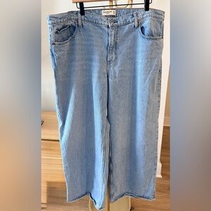 Abercrombie & Fitch Ultra Loose low rise Jeans